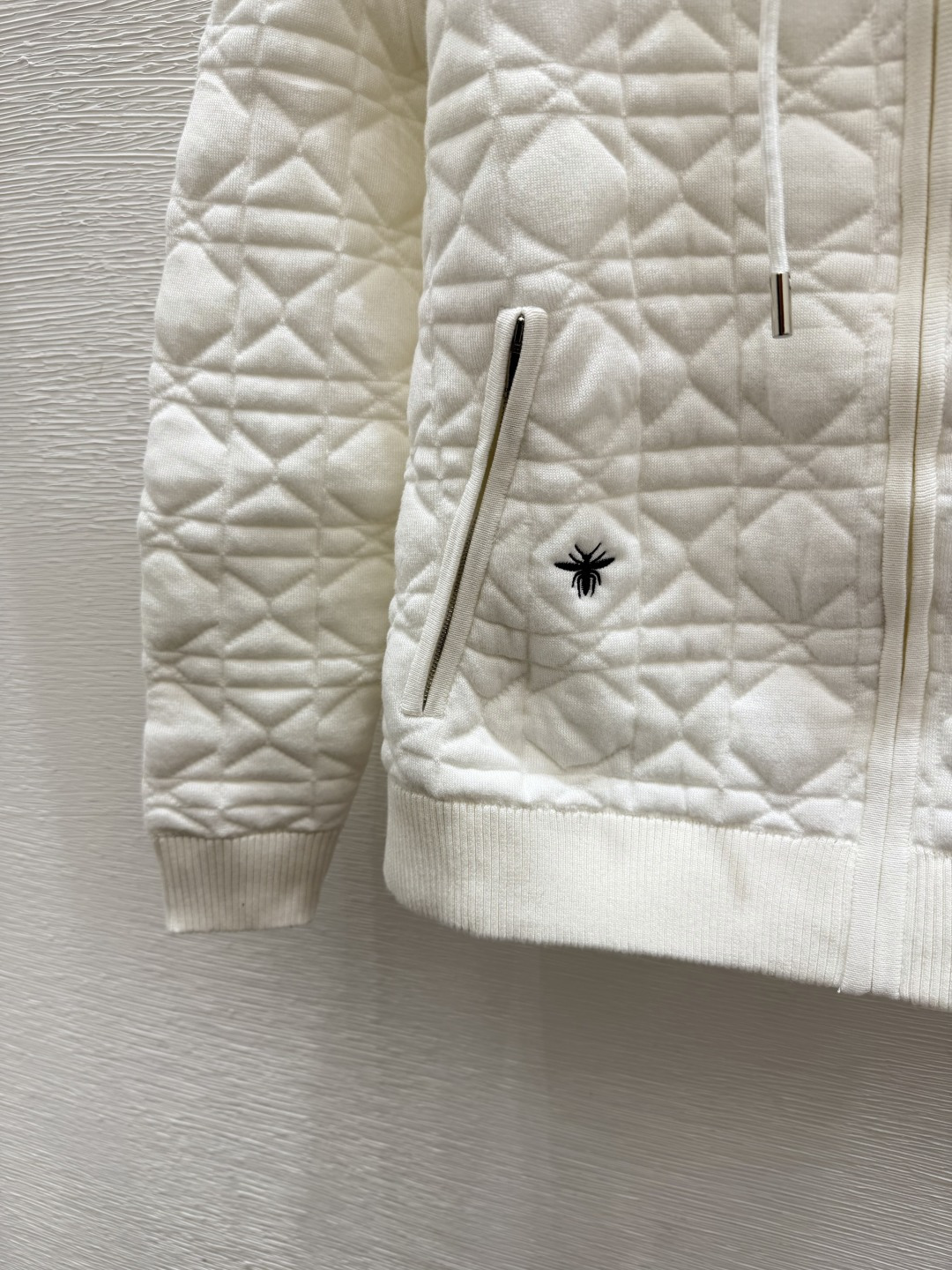 🆕D家🆕  早秋新款 纯色简约连帽针织长袖开衫 颜色：白色 宝蓝 尺码：36.38.40      