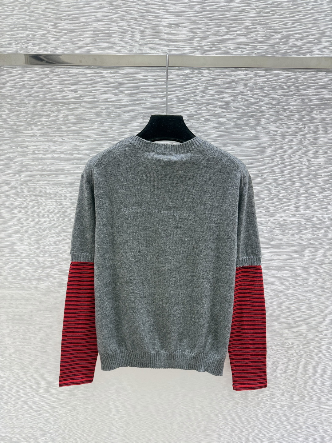 🆕M家🆕  早秋新款  撞色条纹圆领针织长袖 颜色：灰色 宝蓝 尺码：36.38.40      