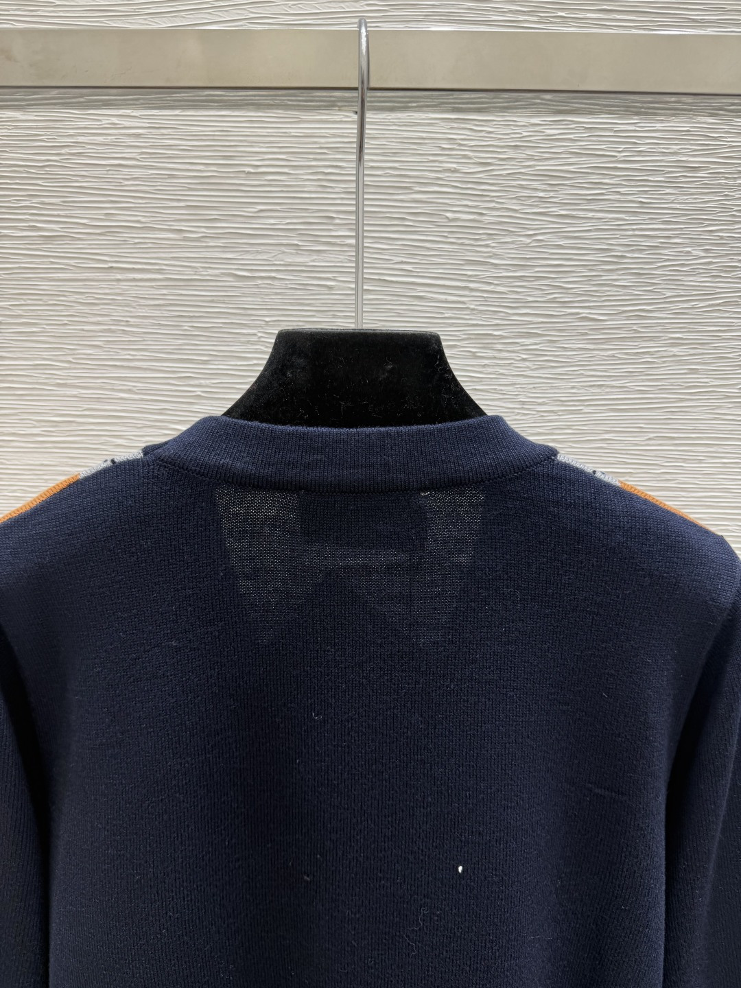 🆕P家🆕  早秋新款  撞色菱格V领针织长袖开衫 颜色：宝蓝 尺码：36.38.40     