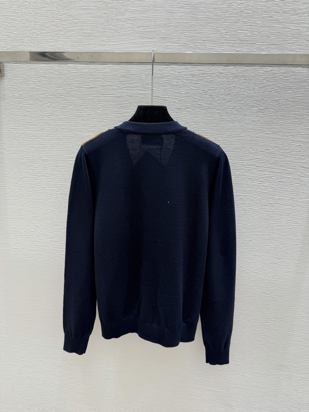🆕P家🆕  早秋新款  撞色菱格V领针织长袖开衫 颜色：宝蓝 尺码：36.38.40     