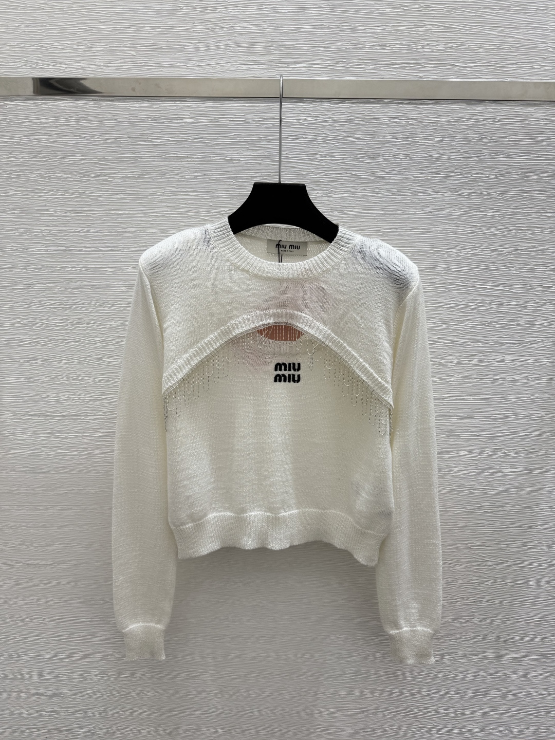 🆕M家🆕  早秋新款  纯色钉珠圆领针织长袖 颜色：白色 黑色 尺码：36.38.40      