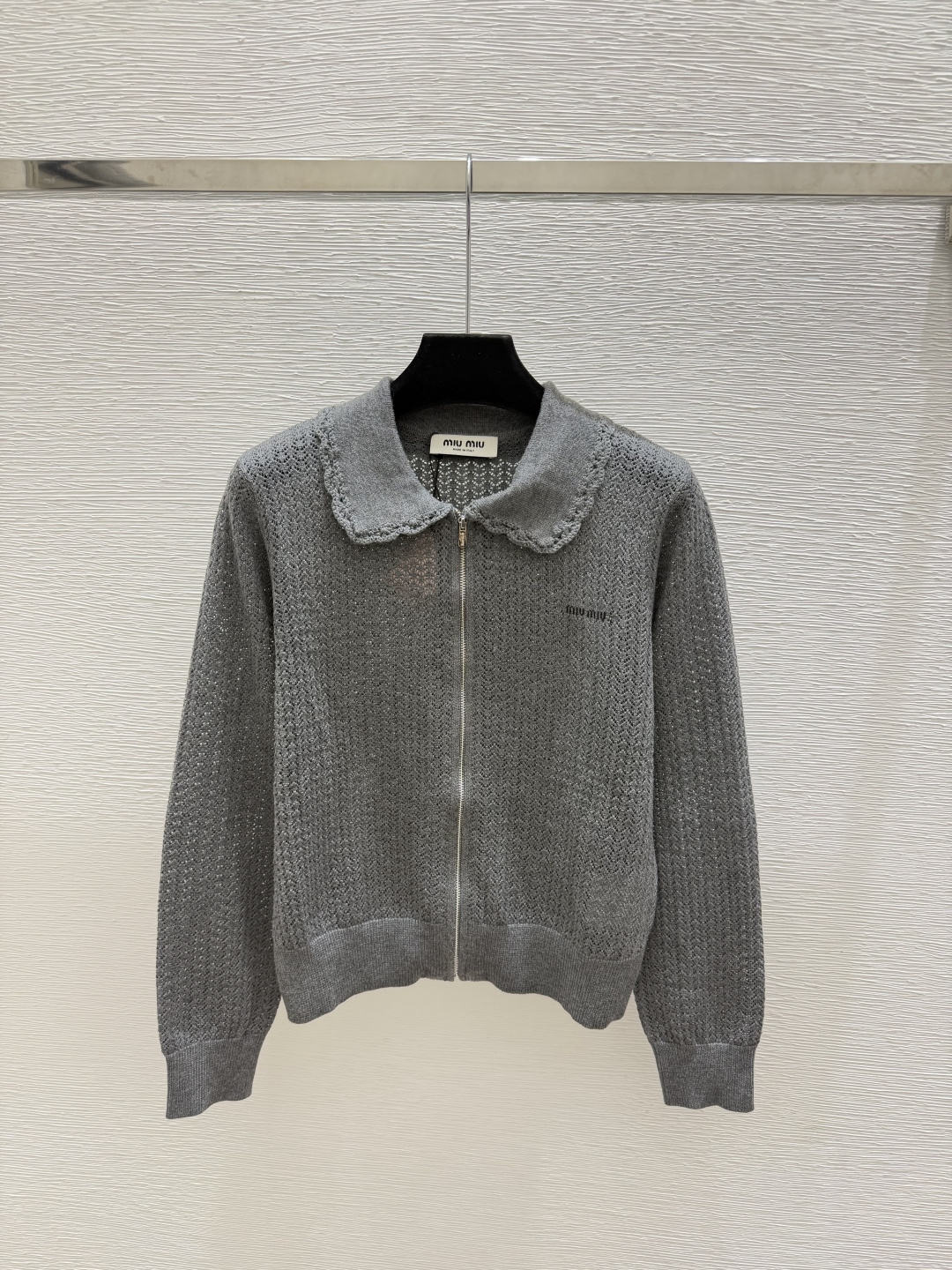 🆕M家🆕  早秋新款  纯色简约翻领针织长袖开衫 颜色：卡其 灰色 尺码：36.38.40     