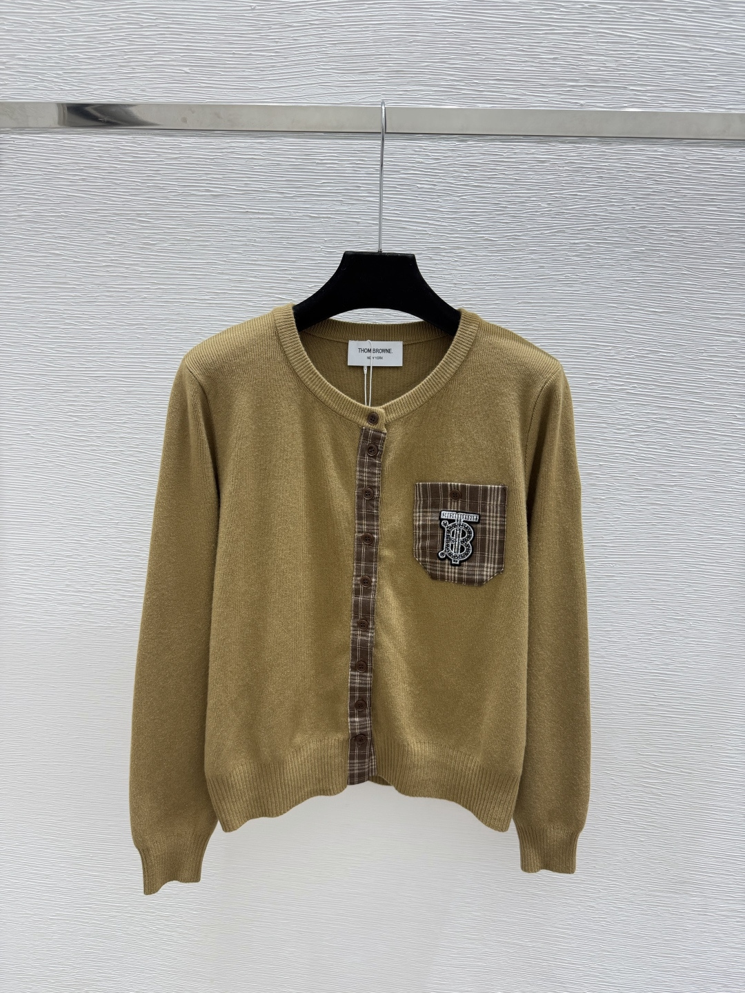 🆕TB家🆕  早秋新款  撞色简约圆领针织长袖开衫 颜色：杏色 咖啡 尺码：36.38.40     