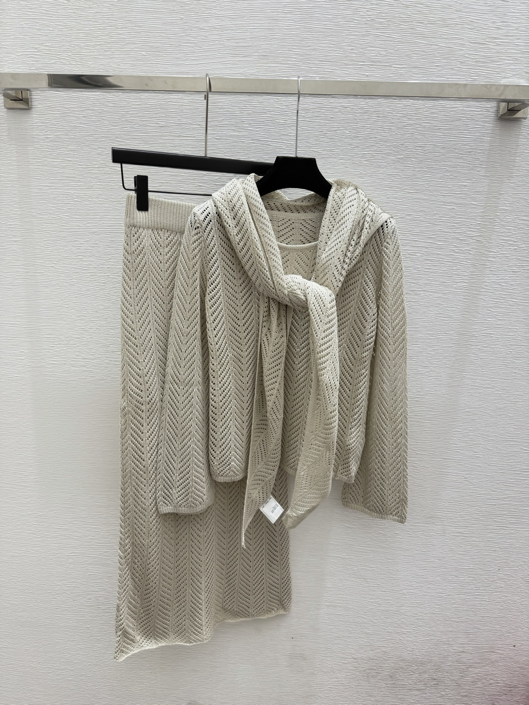 套 🆕CH家🆕  早秋新款  纯色简约针织套装 颜色：杏色 黑色 尺码：36.38.40     