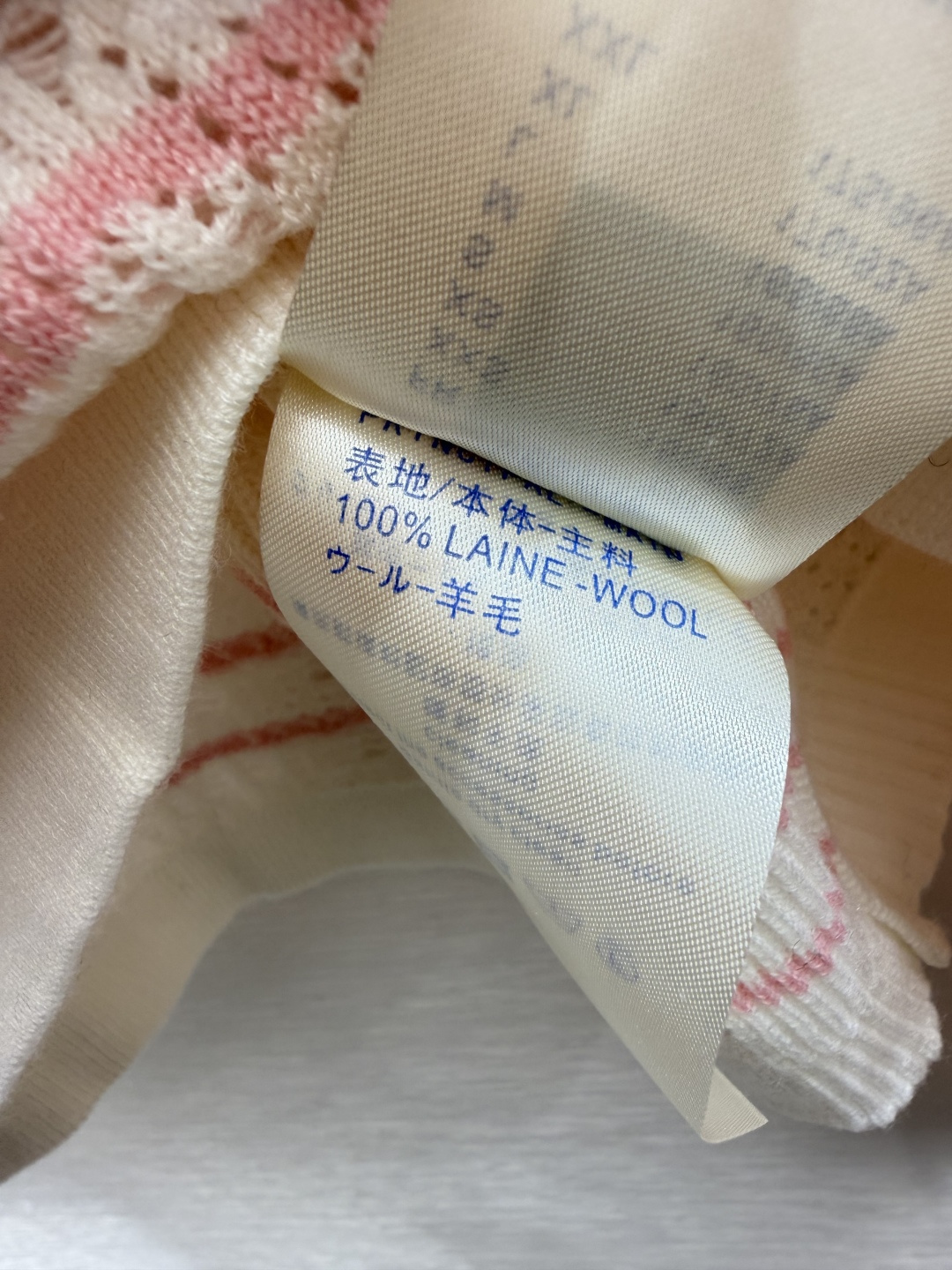 🆕L家🆕  早秋新款  撞色条纹圆领针织长袖 颜色：白色 粉色 黑色 尺码：36.38.40      