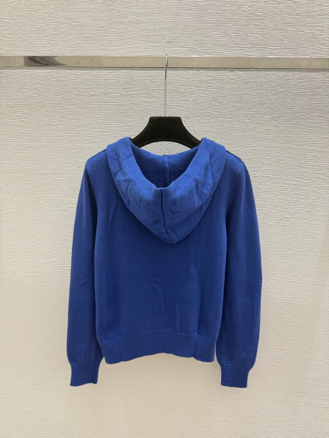 🆕CH家🆕  早秋新款  纯色连帽针织长袖 颜色：白色 蓝色 尺码：36.38.40      