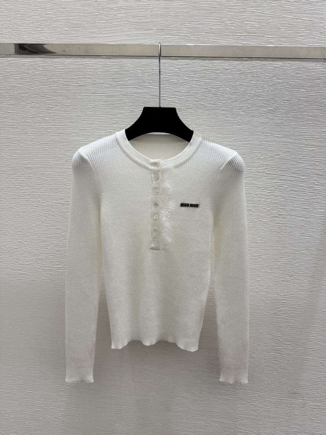 🆕M家🆕  早秋新款  纯色简约圆领针织长袖 颜色：白色 黑色 尺码：36.38.40      