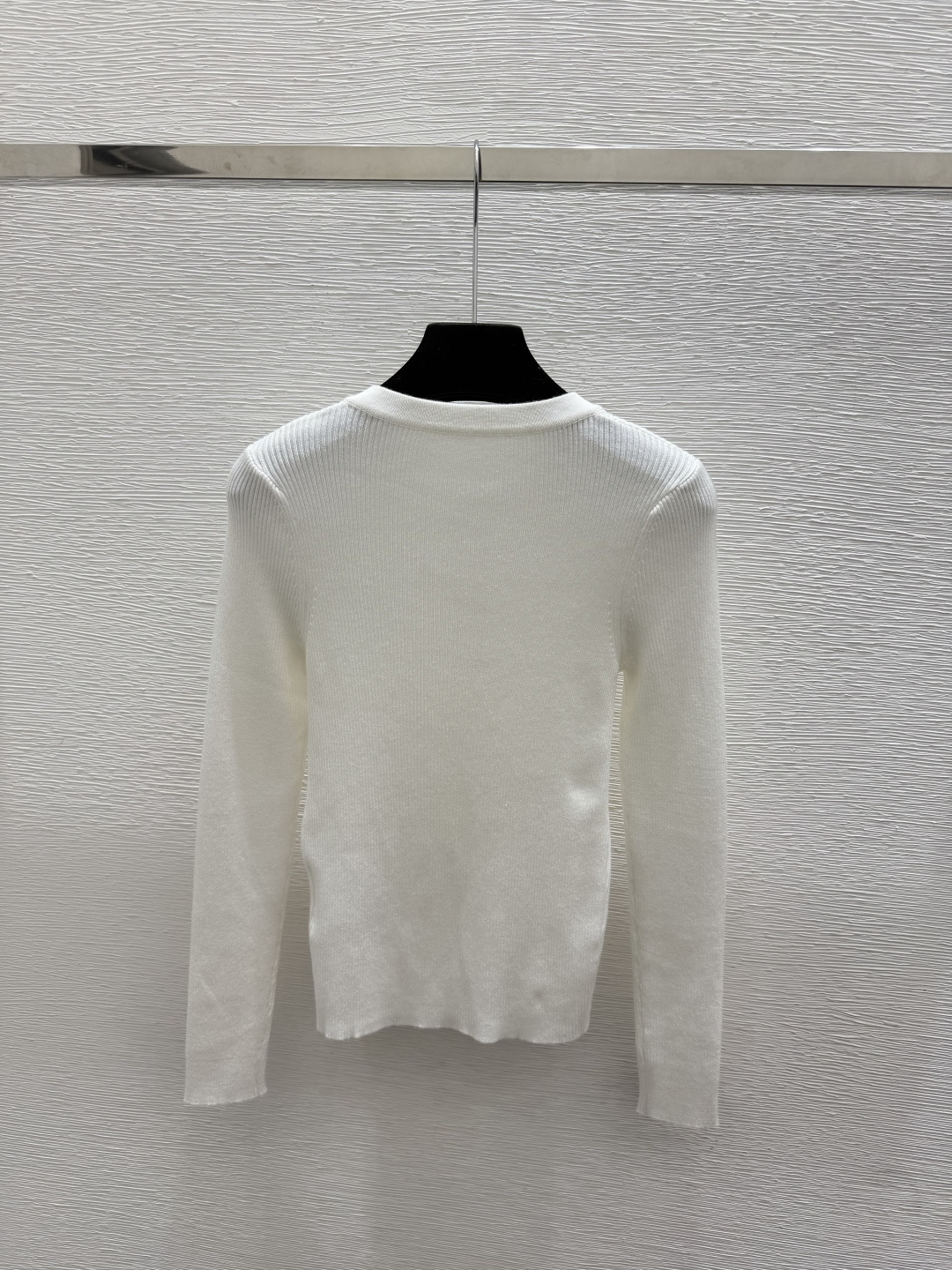 🆕M家🆕  早秋新款  纯色简约圆领针织长袖 颜色：白色 黑色 尺码：36.38.40      