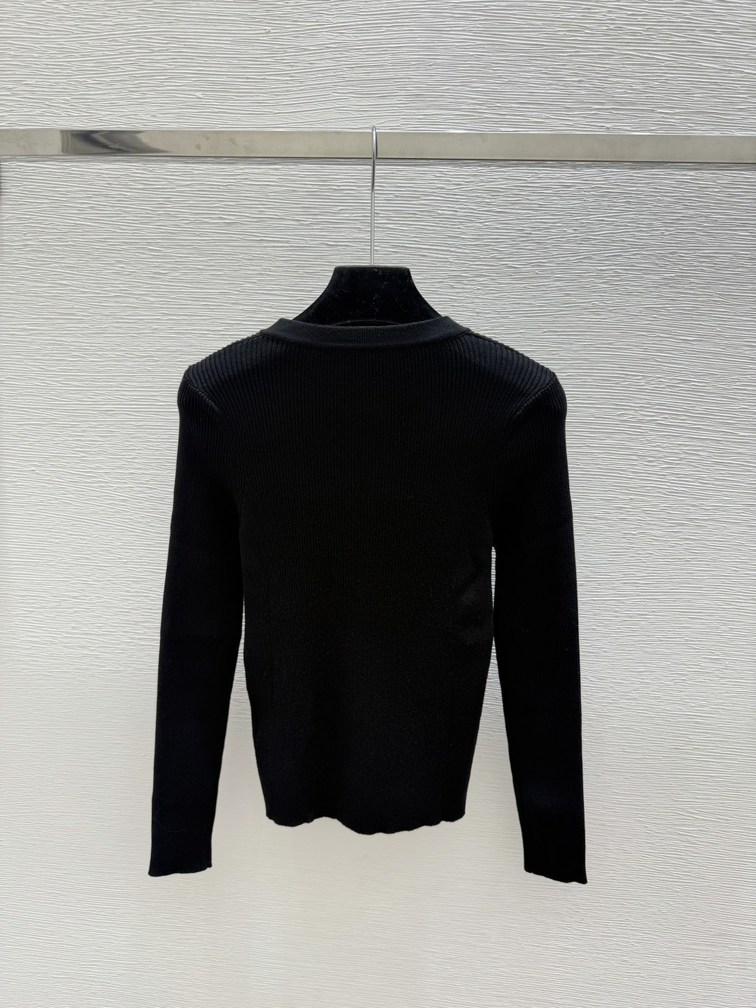 🆕M家🆕  早秋新款  纯色简约圆领针织长袖 颜色：白色 黑色 尺码：36.38.40      