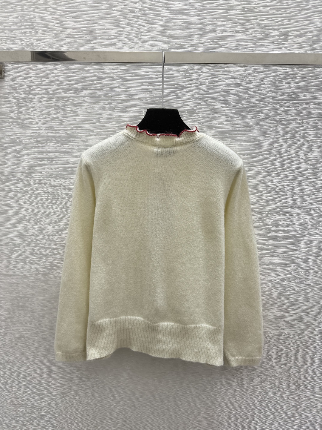 🆕CH家🆕  早秋新款  撞色简约圆领针织长袖开衫 颜色：杏色 灰色 尺码：36.38.40      