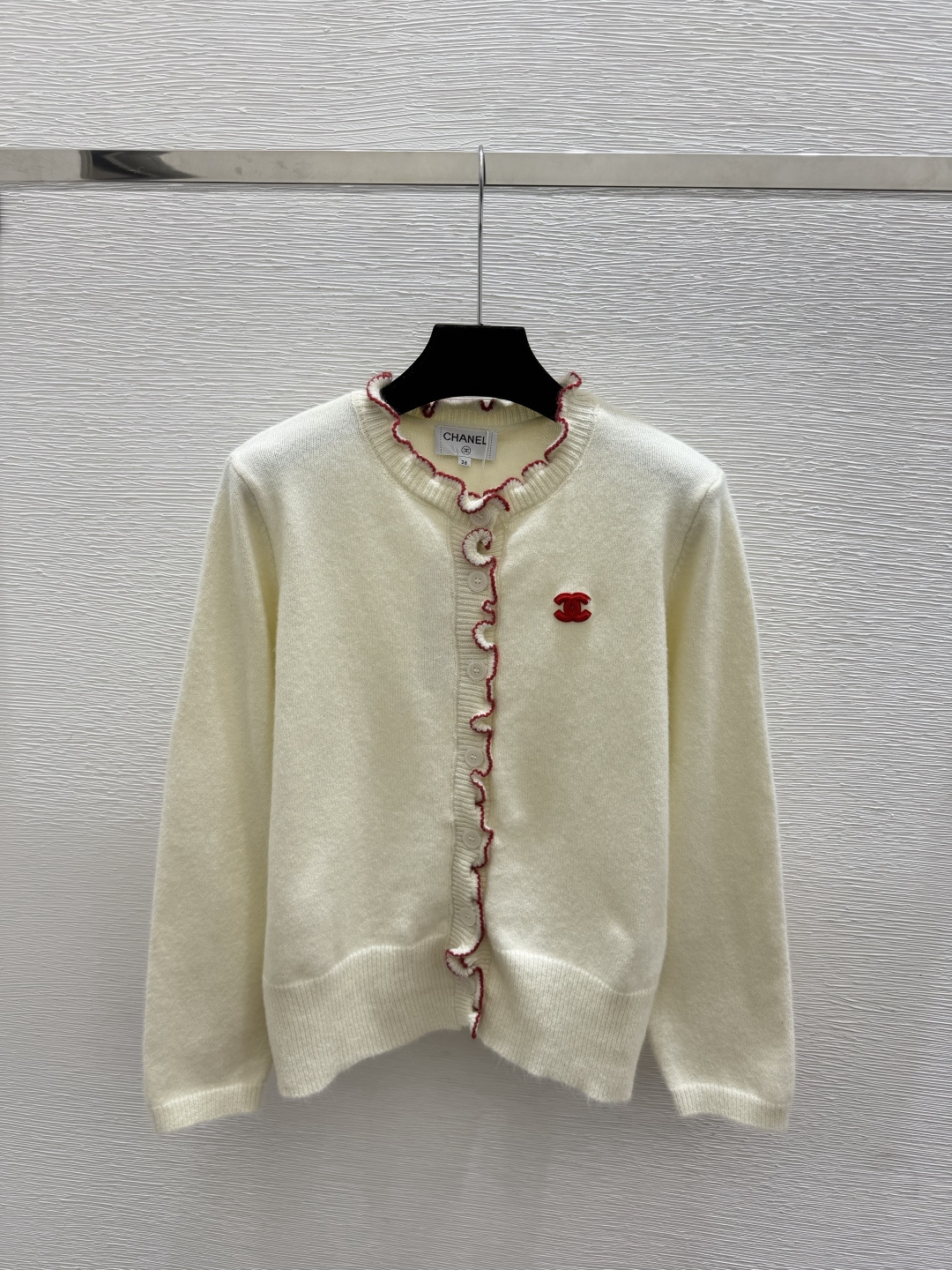 🆕CH家🆕  早秋新款  撞色简约圆领针织长袖开衫 颜色：杏色 灰色 尺码：36.38.40      