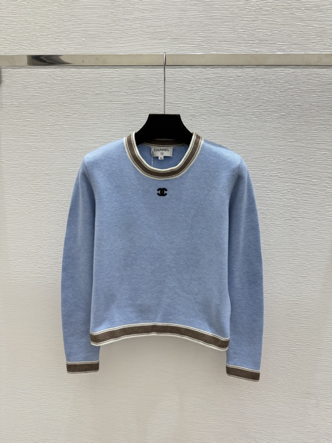 🆕CH家🆕  早秋新款  撞色简约圆领针织长袖 颜色：杏色 蓝色 宝蓝 尺码：36.38.40      