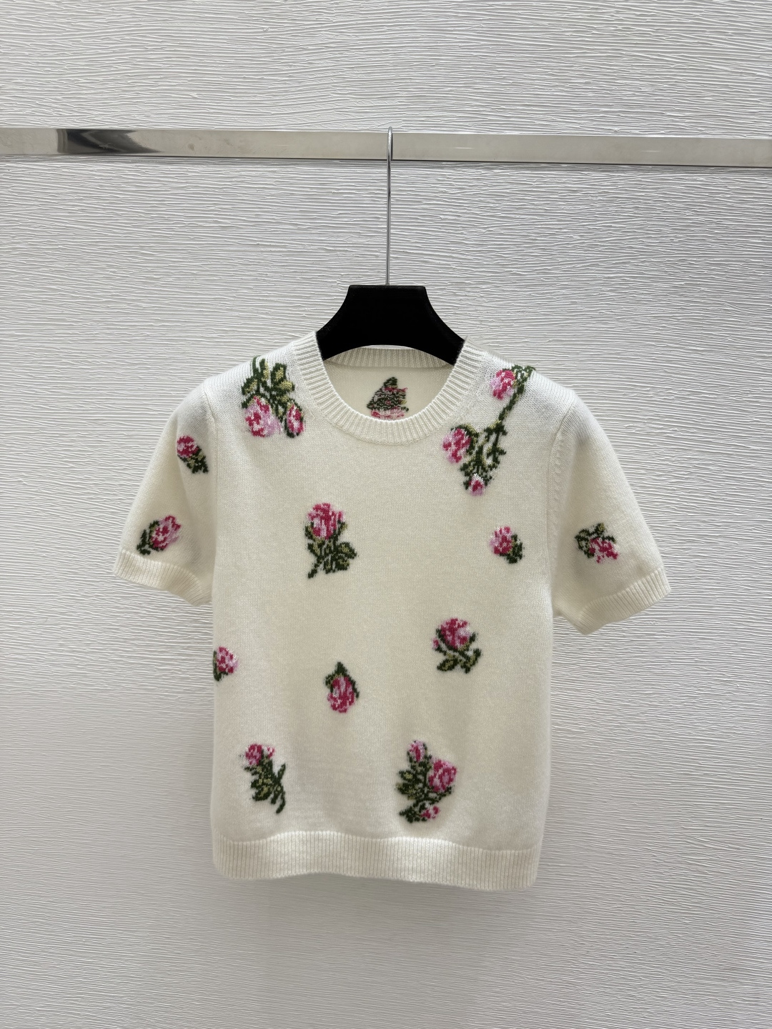 🆕ER家🆕  早秋新款  撞色花卉圆领针织短袖 颜色：白色 灰色 尺码：36.38.40      
