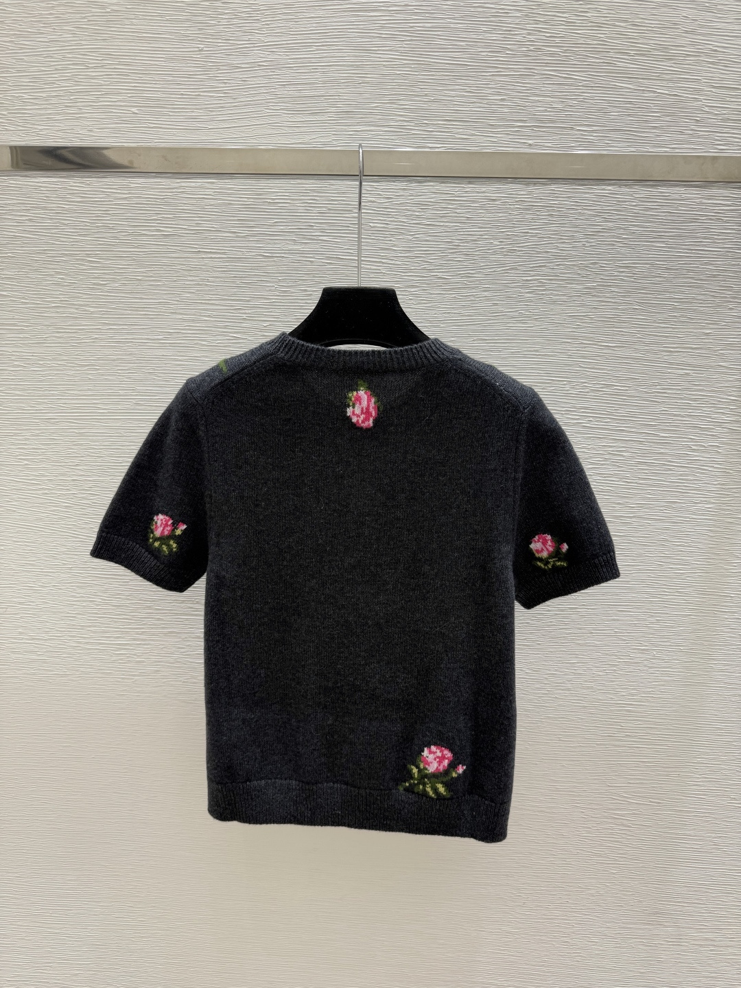 🆕ER家🆕  早秋新款  撞色花卉圆领针织短袖 颜色：白色 灰色 尺码：36.38.40      