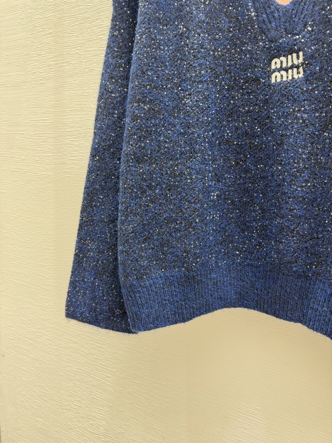 🆕M家🆕  早秋新款  纯色简约翻领针织长袖 颜色：宝蓝 尺码：36.38.40      