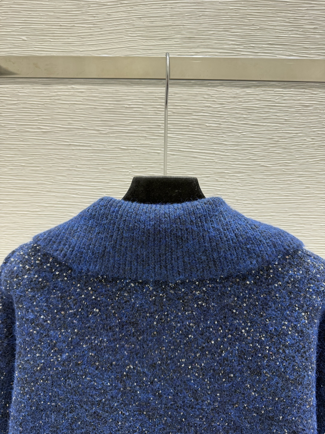 🆕M家🆕  早秋新款  纯色简约翻领针织长袖 颜色：宝蓝 尺码：36.38.40      