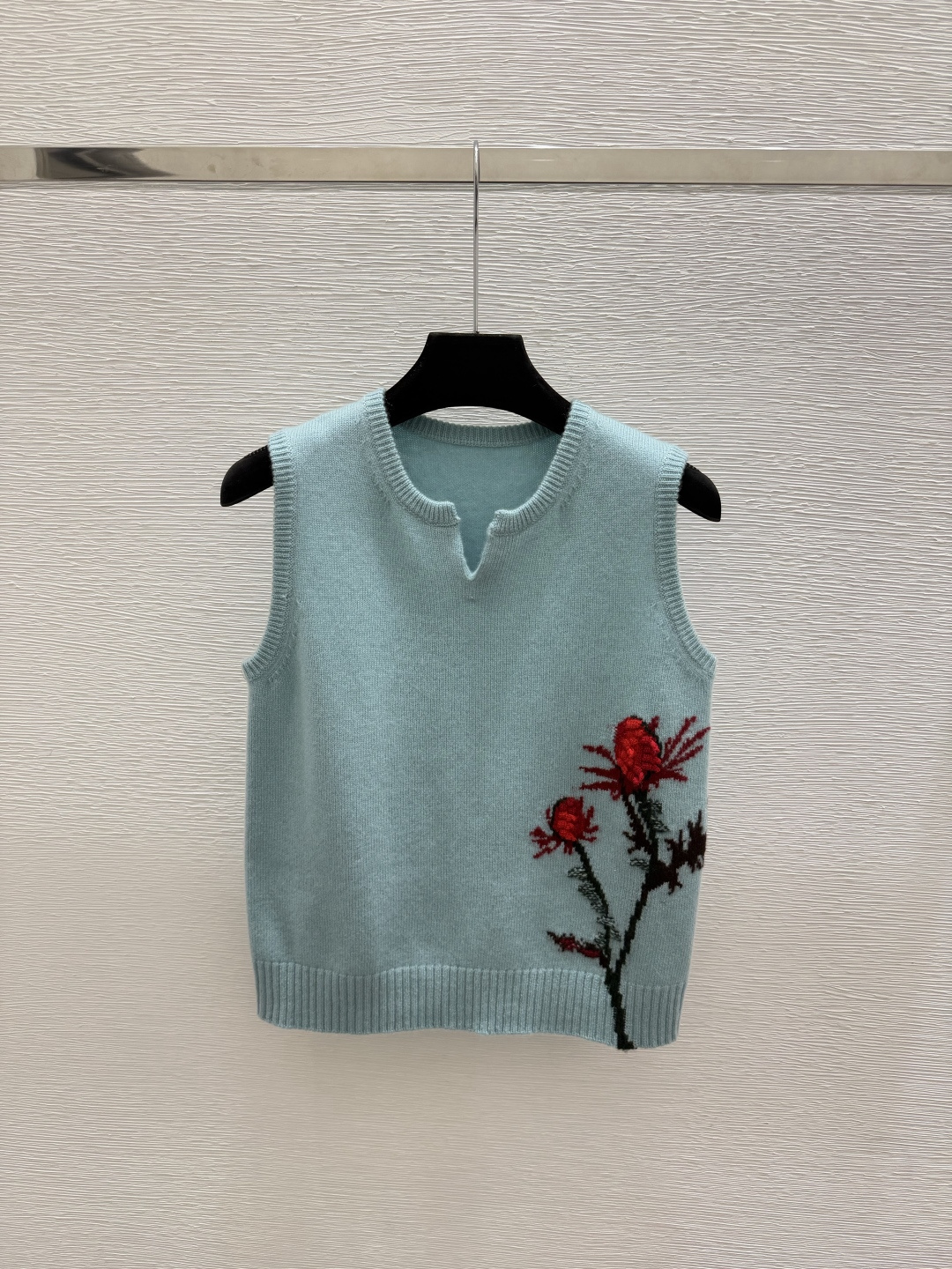 🆕ER家🆕  早秋新款  撞色花卉圆领针织背心 颜色：杏色 蓝色 尺码：36.38.40      