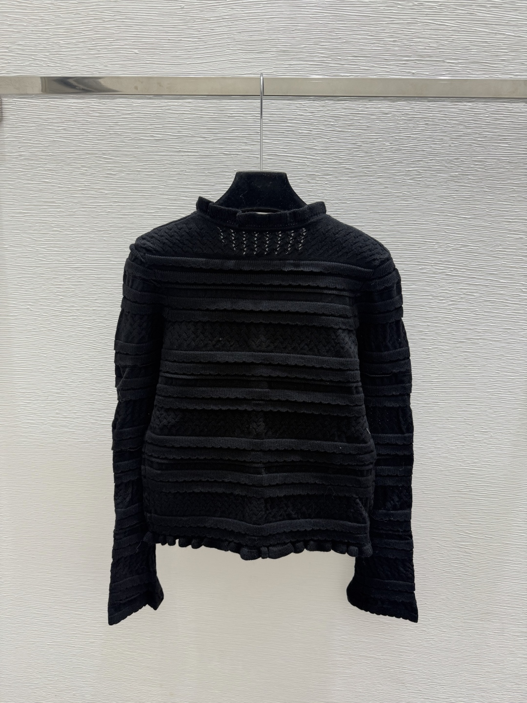 🆕CH家🆕  早秋新款  纯色简约圆领针织长袖开衫 颜色：白色 黑色 尺码：36.38.40      