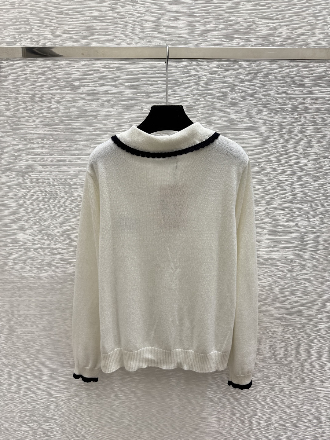 🆕M家🆕  早秋新款  撞色翻领针织长袖开衫 颜色：白色 宝蓝 尺码：36.38.40      