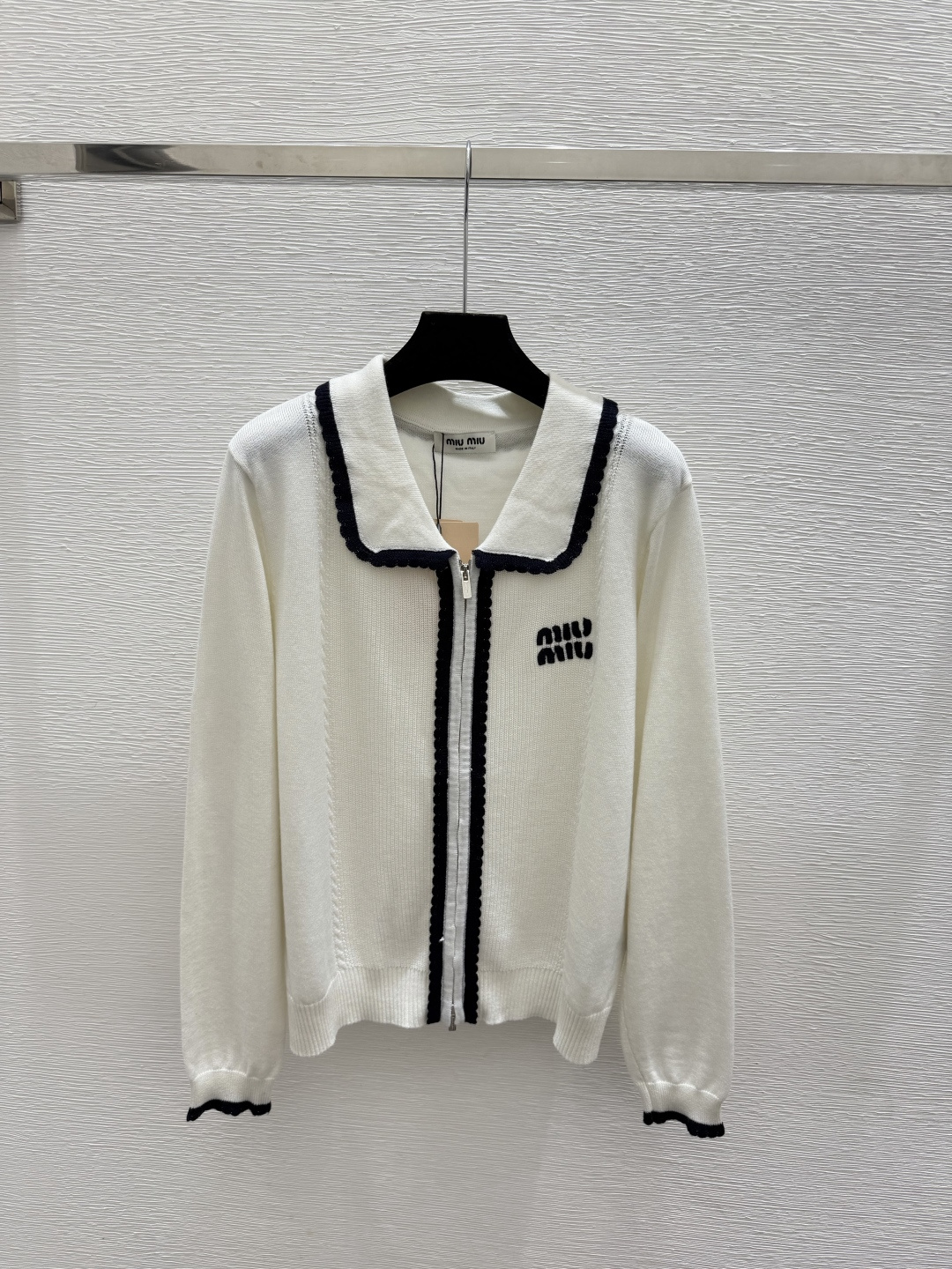 🆕M家🆕  早秋新款  撞色翻领针织长袖开衫 颜色：白色 宝蓝 尺码：36.38.40      