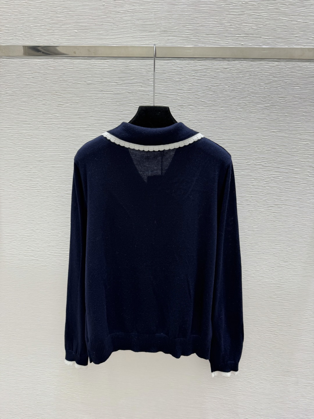 🆕M家🆕  早秋新款  撞色翻领针织长袖开衫 颜色：白色 宝蓝 尺码：36.38.40      