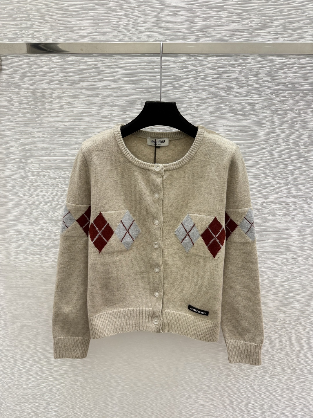 🆕M家🆕  早秋新款  撞色菱格圆领针织长袖开衫 颜色：杏色 灰色 尺码：36.38.40      