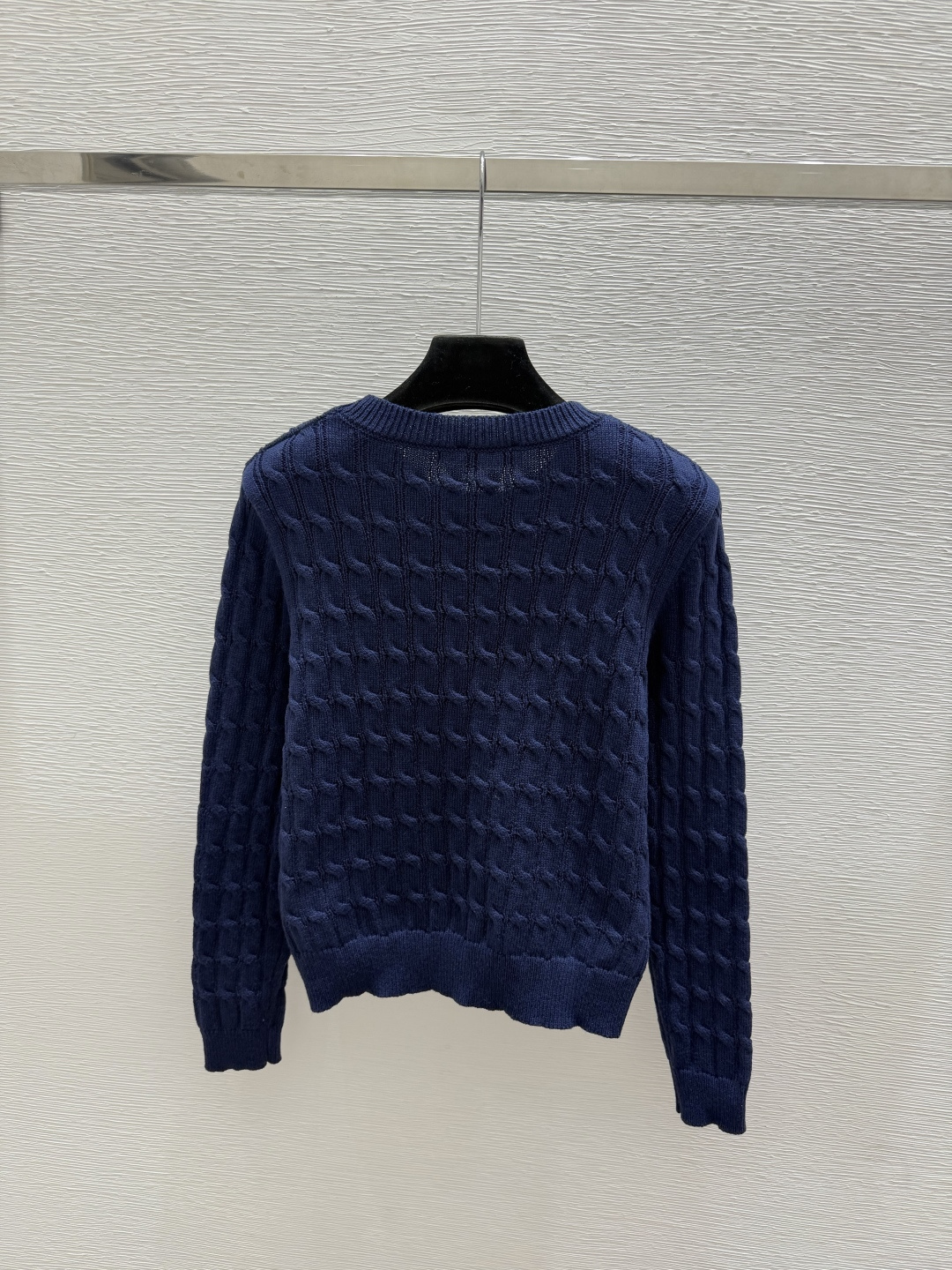 🆕PO家🆕  早秋新款  纯色简约圆领针织长袖 颜色：白色 宝蓝 尺码：36.38.40      