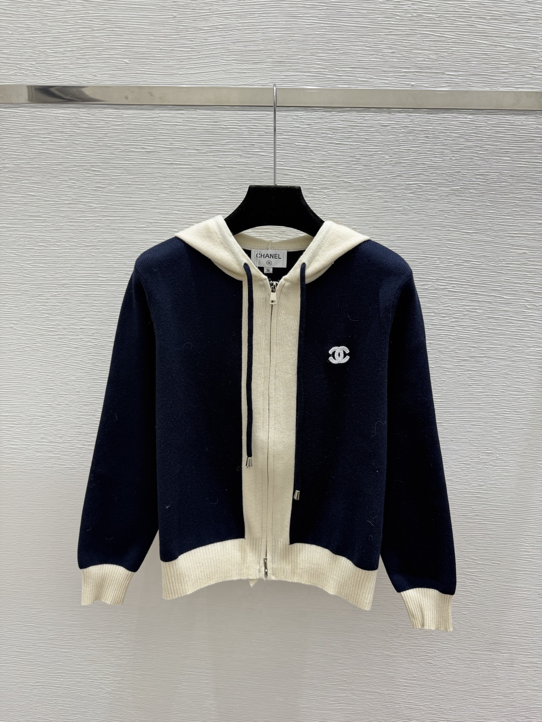 🆕CH家🆕  早秋新款  撞色连帽针织长袖开衫 颜色：咖啡 宝蓝 尺码：36.38.40      