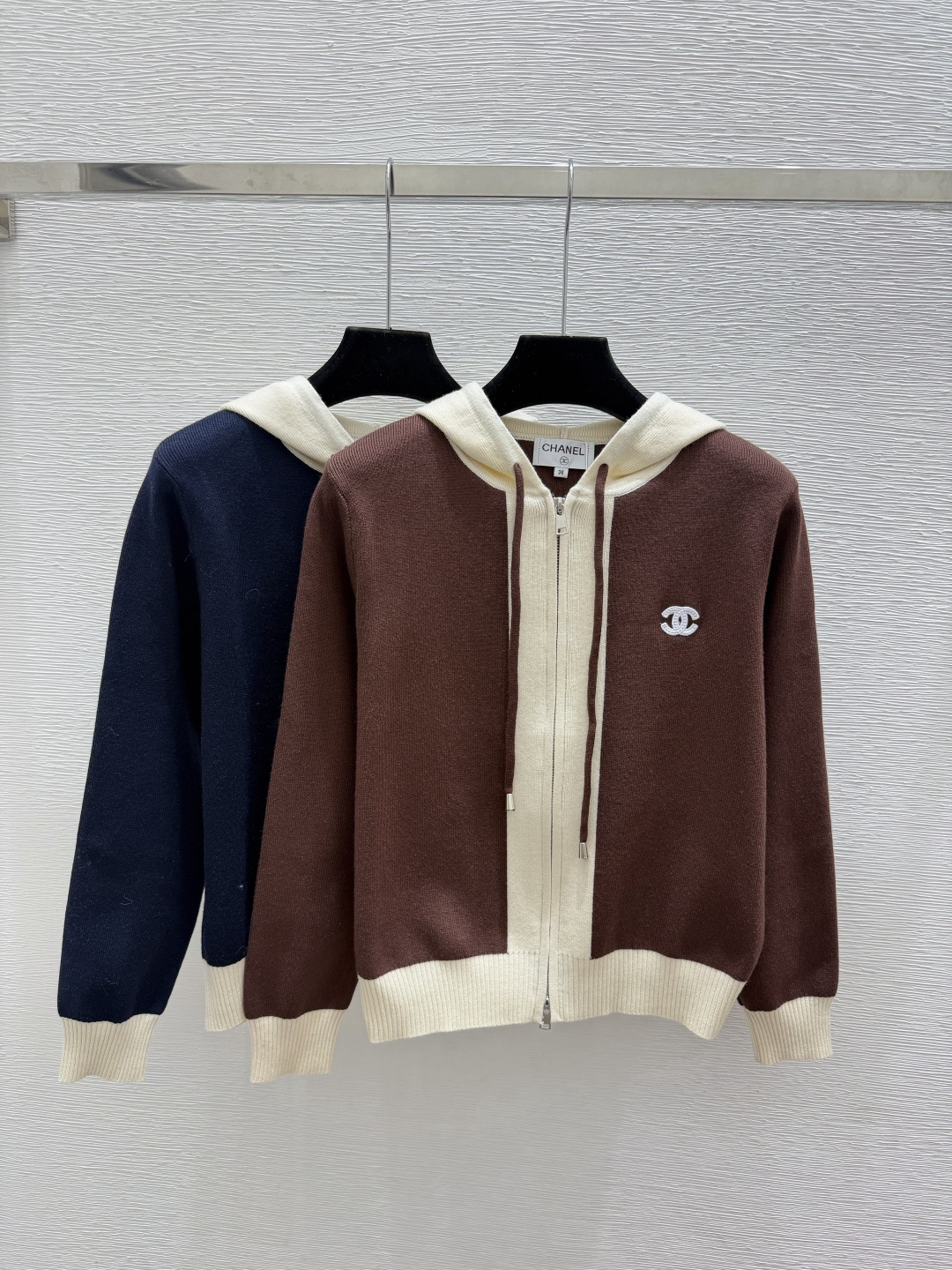 🆕CH家🆕  早秋新款  撞色连帽针织长袖开衫 颜色：咖啡 宝蓝 尺码：36.38.40      
