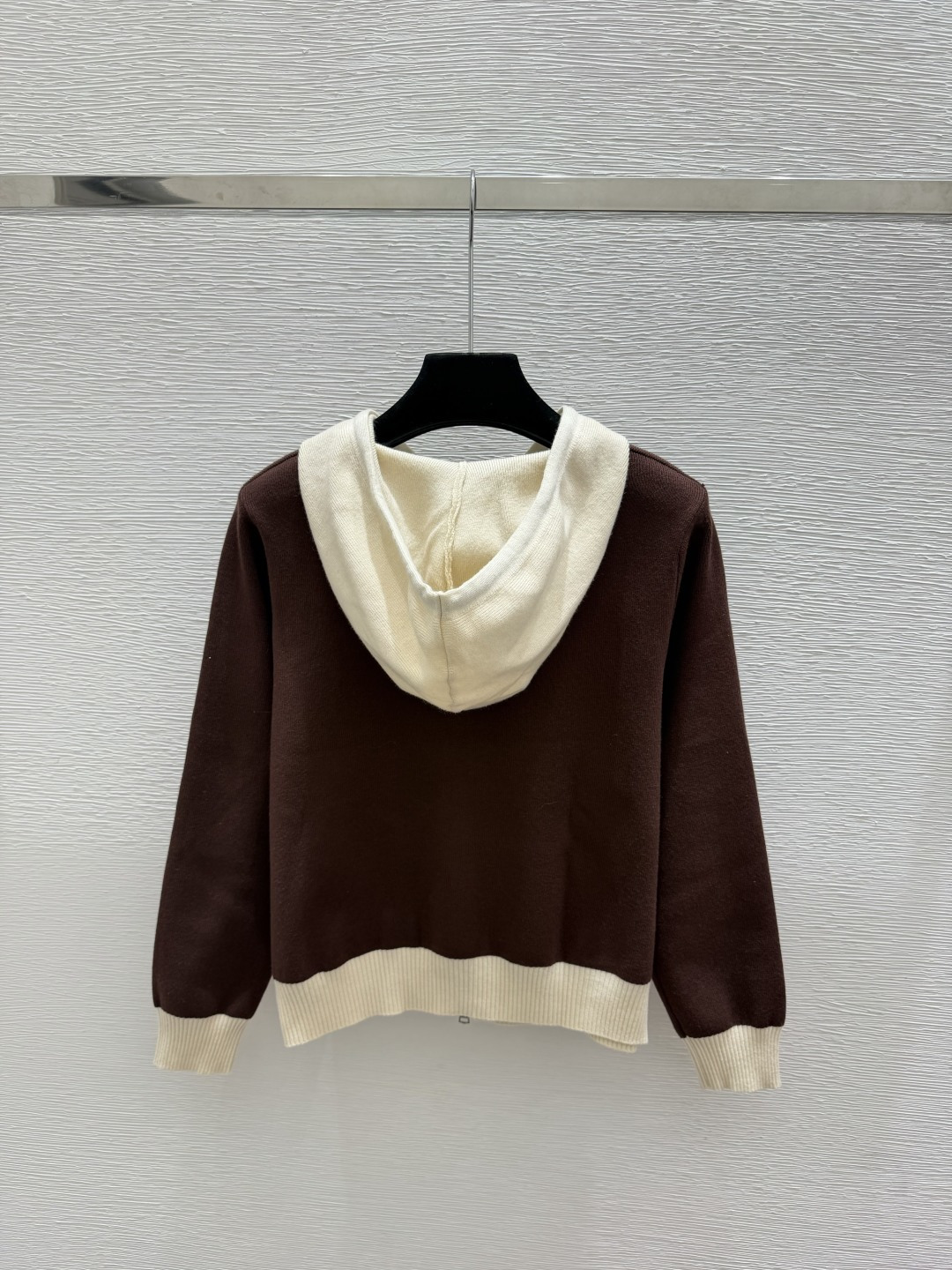 🆕CH家🆕  早秋新款  撞色连帽针织长袖开衫 颜色：咖啡 宝蓝 尺码：36.38.40      