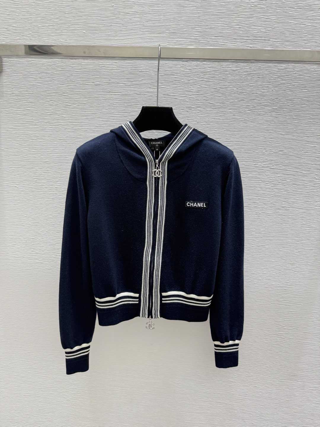 🆕CH家🆕  早秋新款  撞色连帽针织长袖开衫 颜色：灰色 宝蓝 尺码：36.38.40      
