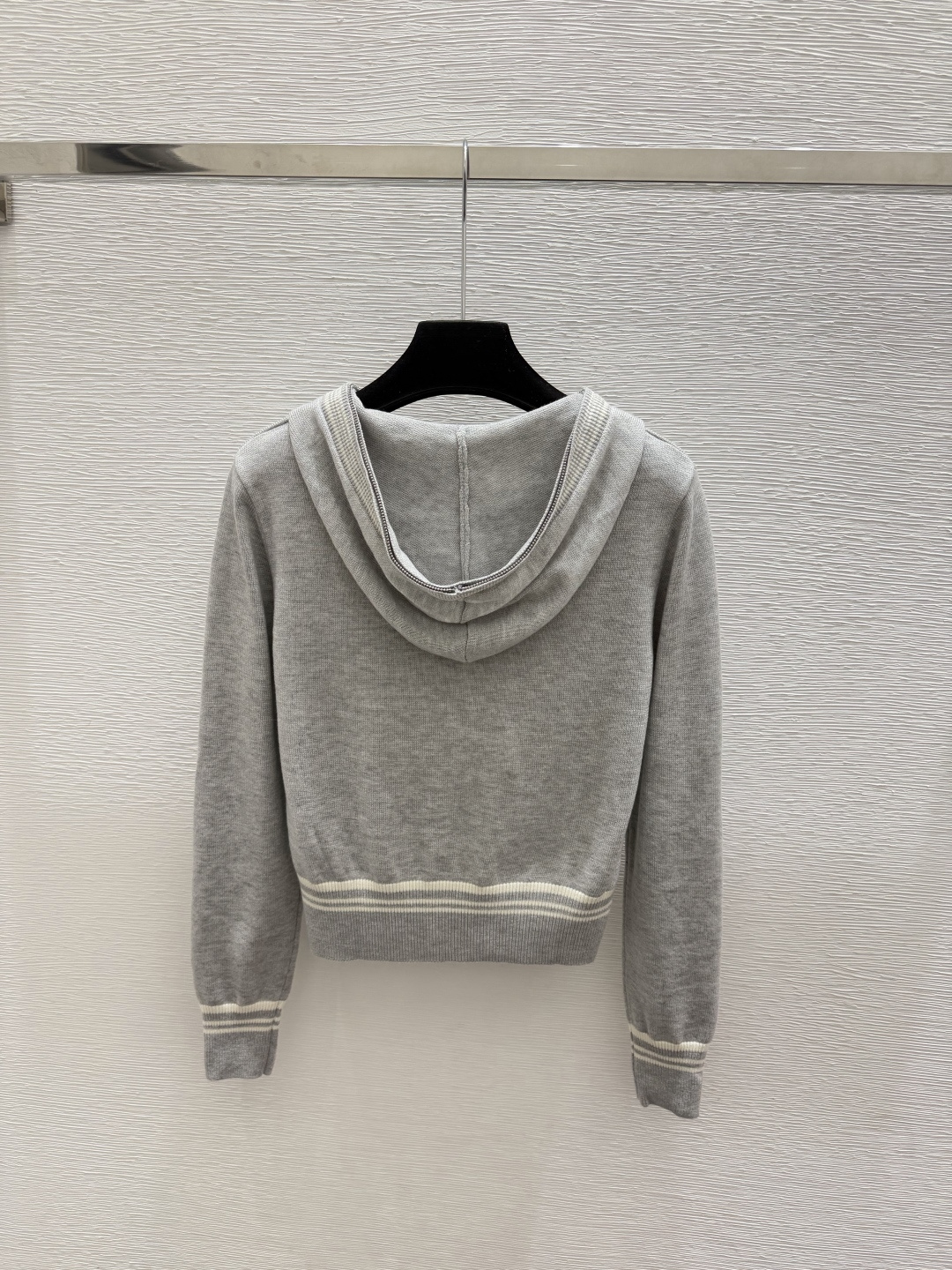 🆕CH家🆕  早秋新款  撞色连帽针织长袖开衫 颜色：灰色 宝蓝 尺码：36.38.40      