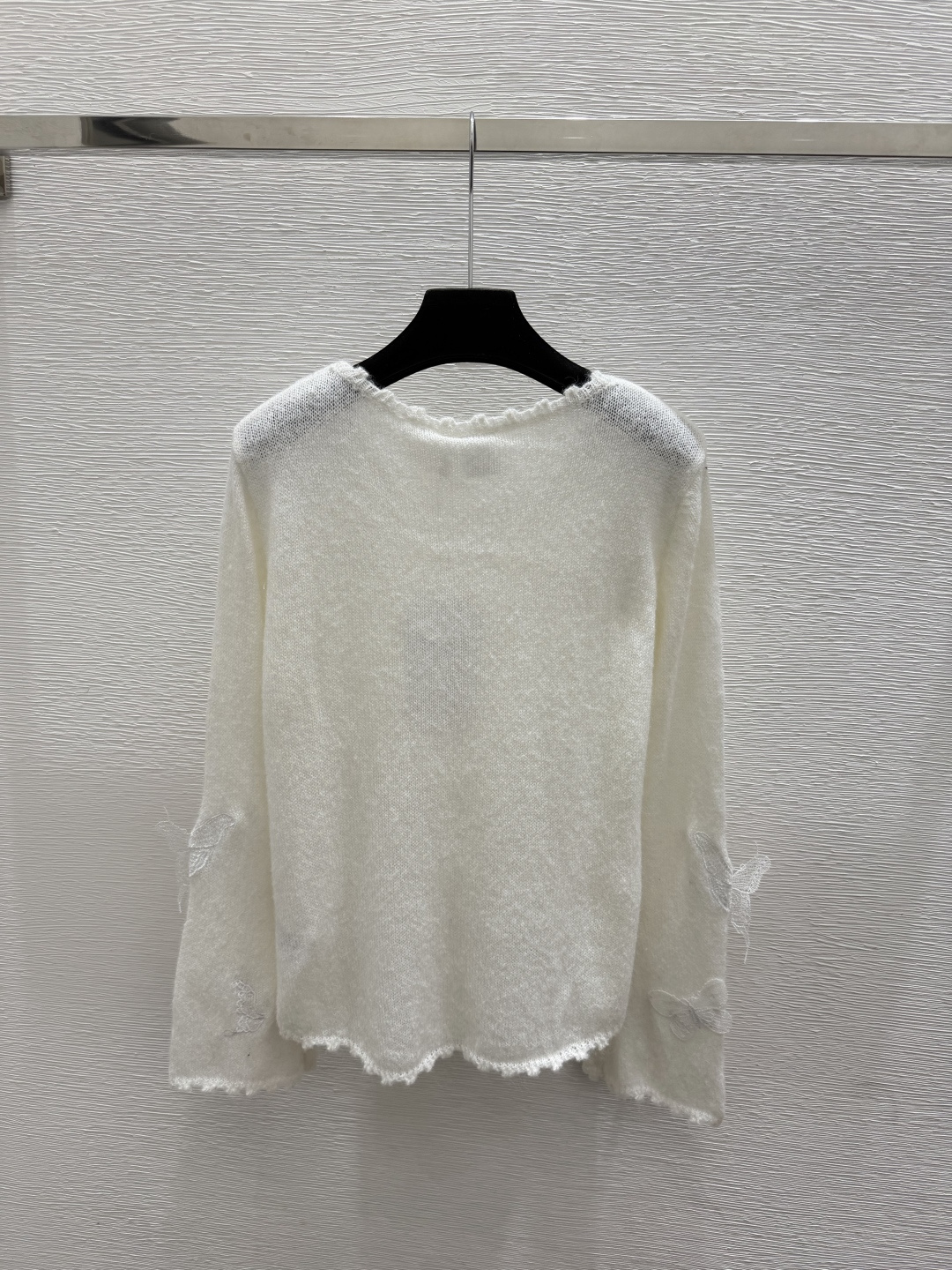 🆕D家🆕  早秋新款  纯色蝴蝶圆领针织长袖 颜色：白色 灰色 尺码：36.38.40      