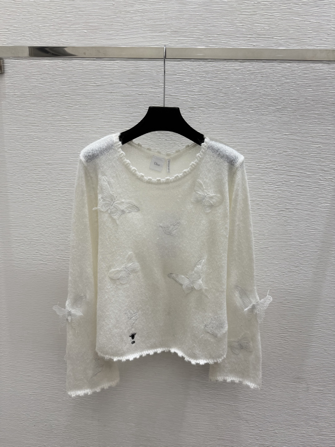 🆕D家🆕  早秋新款  纯色蝴蝶圆领针织长袖 颜色：白色 灰色 尺码：36.38.40      
