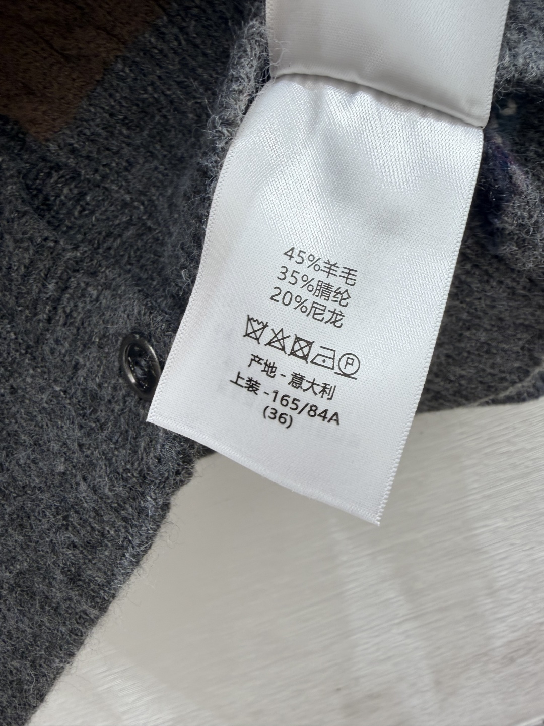 🆕D家🆕  早秋新款  撞色简约圆领针织长袖开衫 颜色：杏色  尺码：36.38.40      