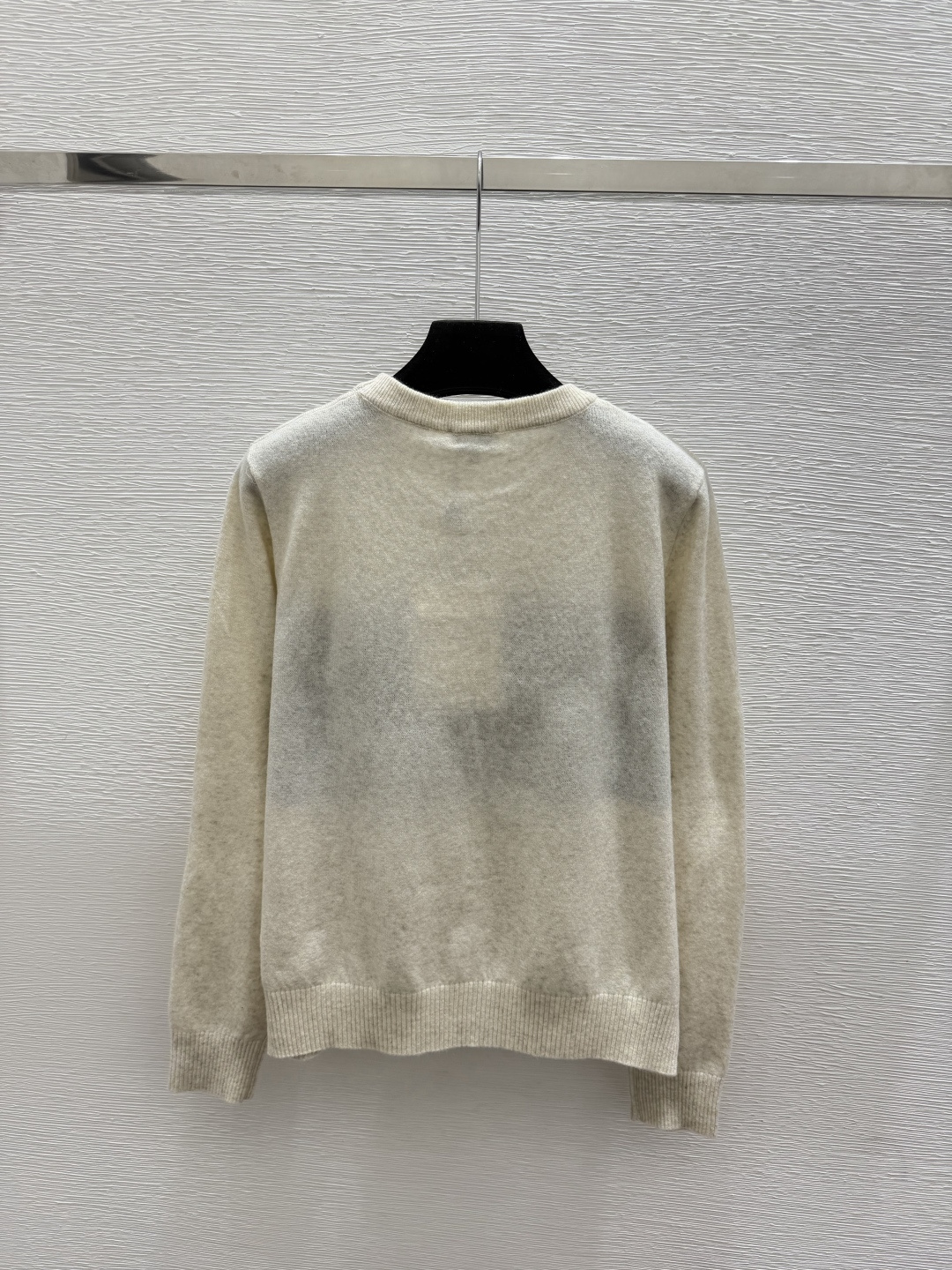 🆕CH家🆕  早秋新款  撞色条纹圆领针织长袖 颜色：杏色 咖啡 尺码：36.38.40      