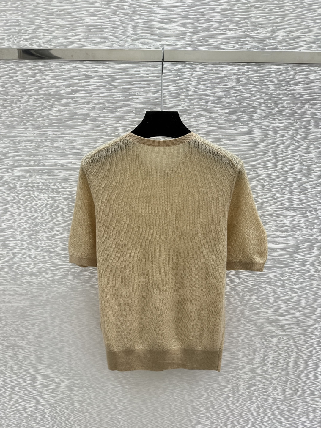 🆕LP家🆕  早秋新款  纯色简约圆领针织短袖 颜色：杏色  尺码：36.38.40      