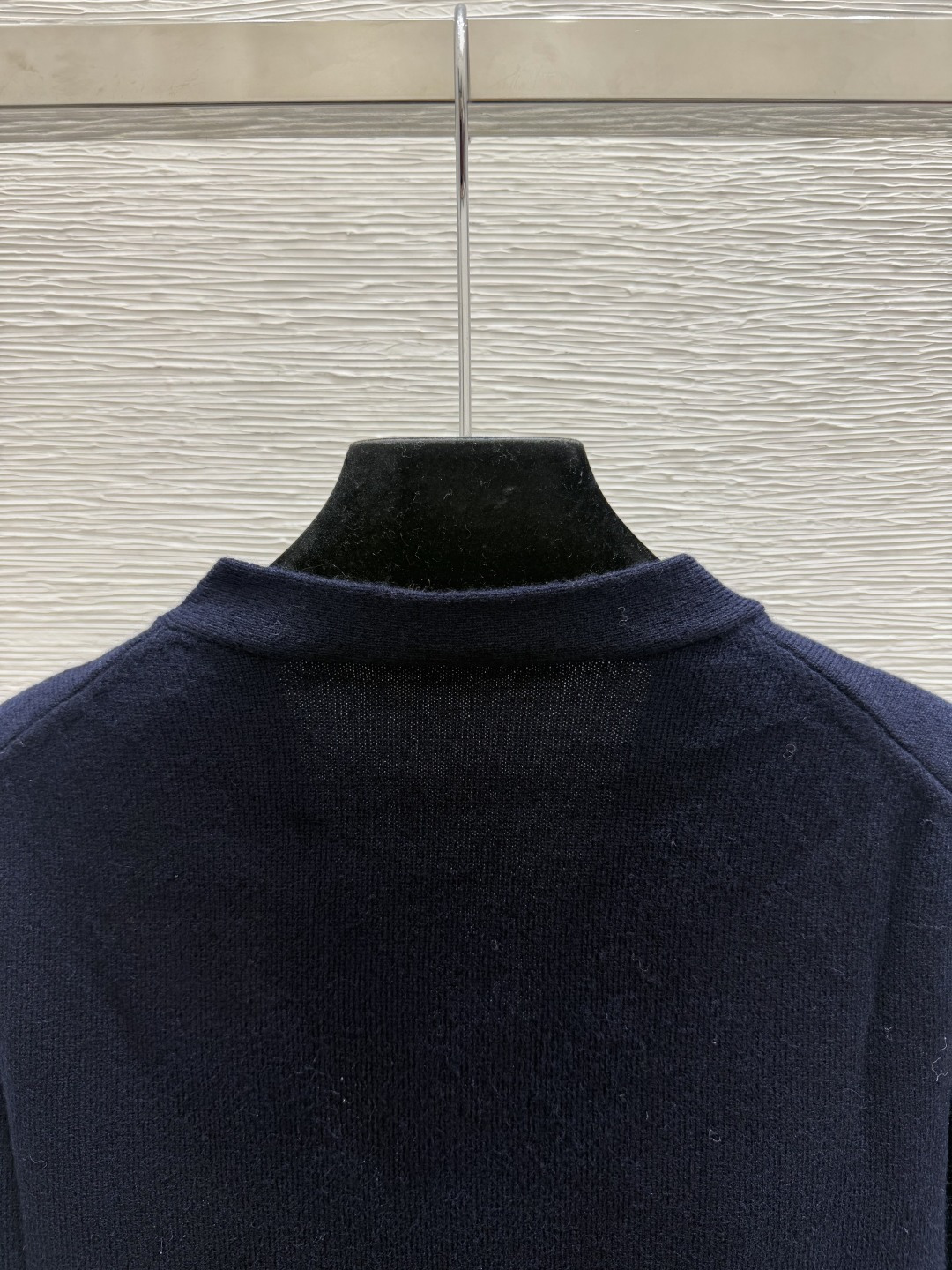 🆕M家🆕  早秋新款  纯色简约V领针织长袖开衫 颜色：宝蓝 尺码：36.38.40      