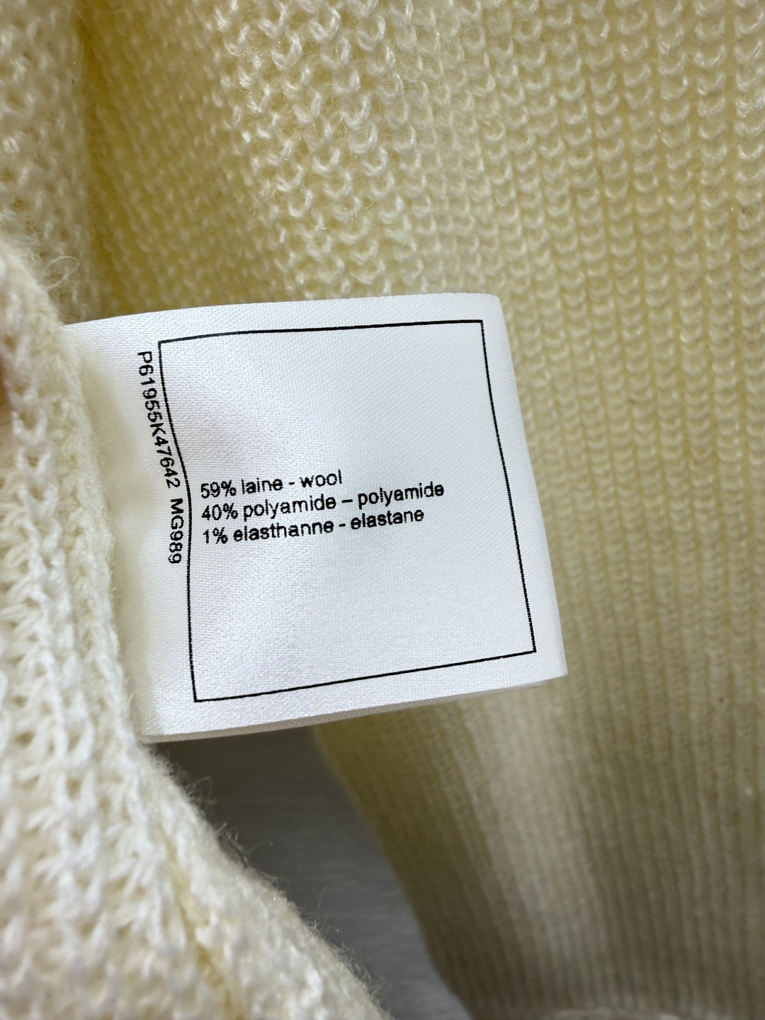 🆕CH家🆕  早秋新款  纯色简约圆领针织长袖开衫 颜色：杏色 粉色 蓝色 尺码：36.38.40      