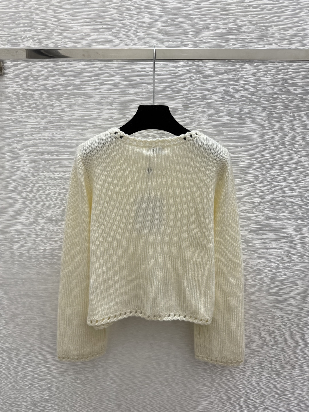 🆕CH家🆕  早秋新款  纯色简约圆领针织长袖开衫 颜色：杏色 粉色 蓝色 尺码：36.38.40      