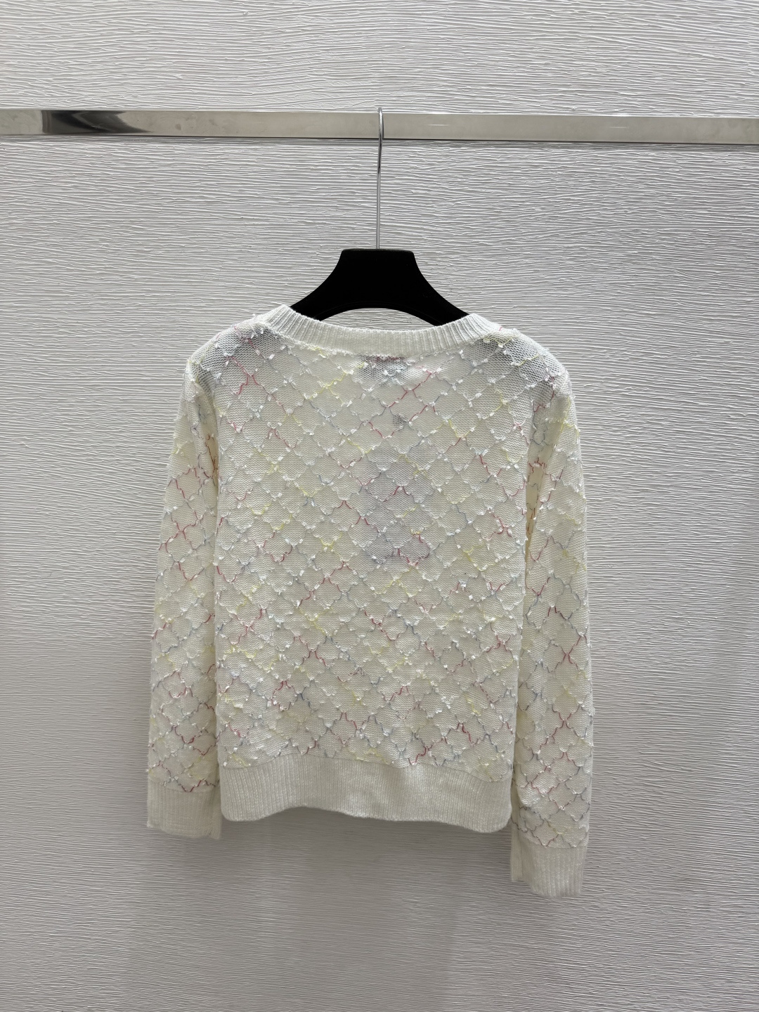 🆕CH家🆕  早秋新款  撞色菱格V领针织长袖开衫 颜色：杏色 尺码：36.38.40      