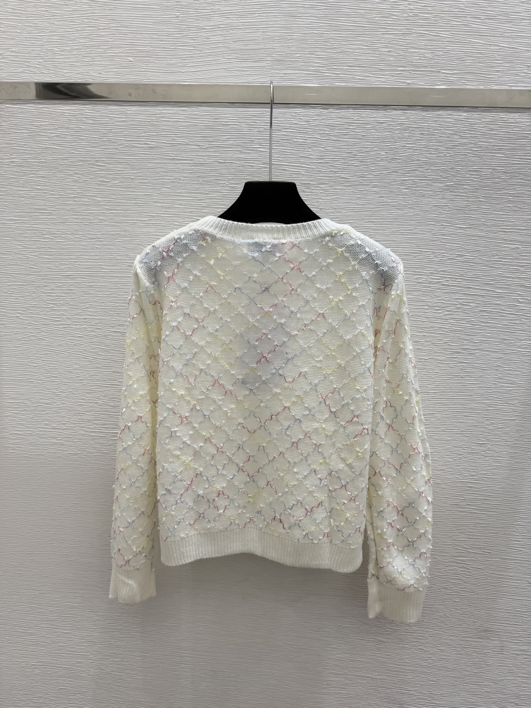 🆕CH家🆕  早秋新款  撞色菱格圆领针织长袖 颜色：白色 尺码：36.38.40      
