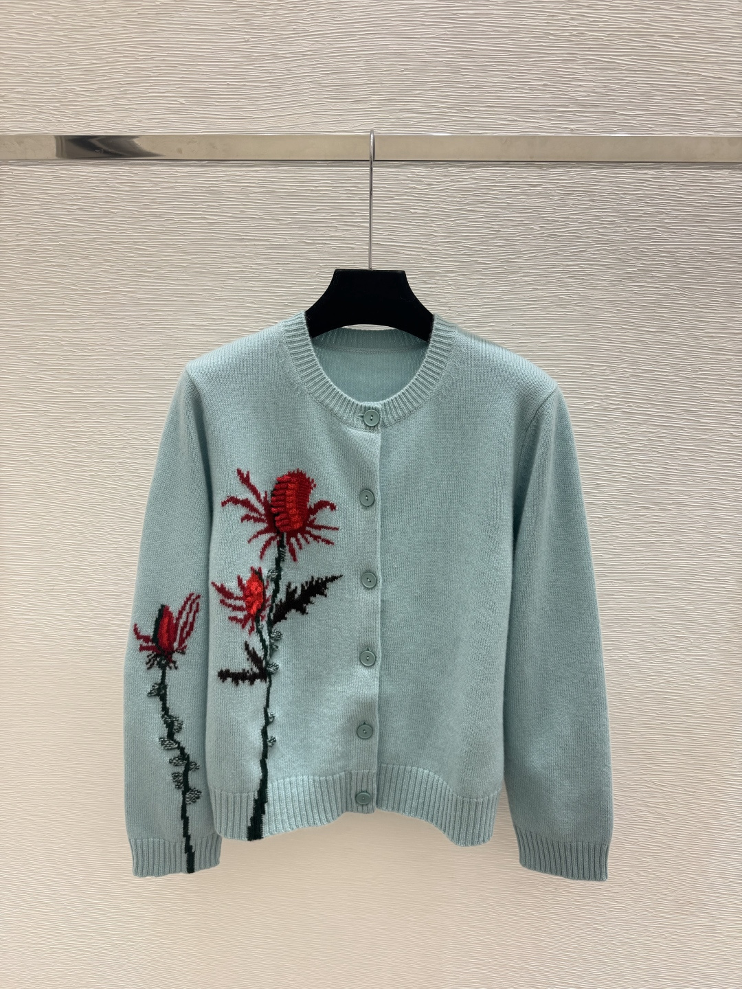 🆕ER家🆕  早秋新款  撞色花卉圆领针织长袖开衫 颜色：杏色 蓝色 尺码：36.38.40      