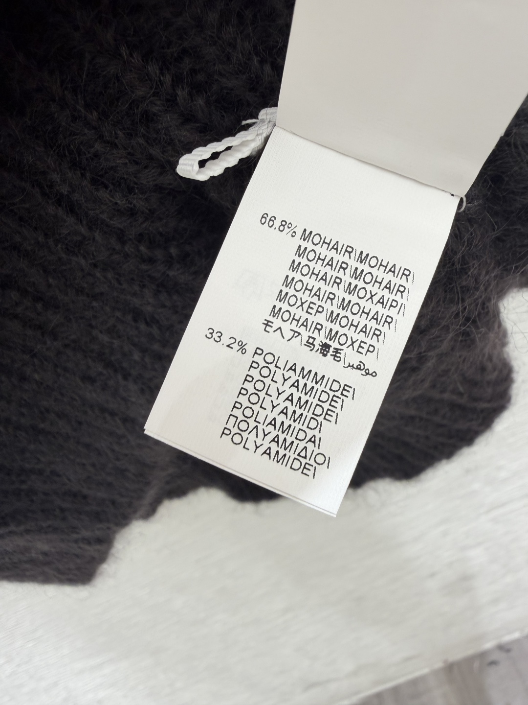 🆕BC家🆕  早秋新款  纯色简约V领针织背心 颜色：黑色 尺码：36.38.40      