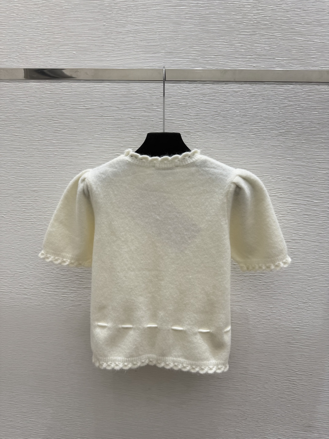 🆕M家🆕  早秋新款  纯色简约圆领针织短袖 颜色：白色 咖啡 尺码：36.38.40      
