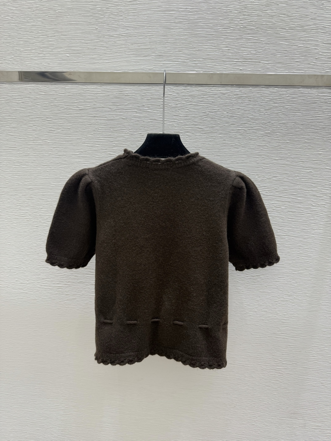 🆕M家🆕  早秋新款  纯色简约圆领针织短袖 颜色：白色 咖啡 尺码：36.38.40      
