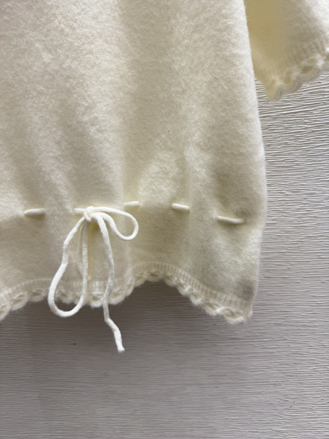 🆕M家🆕  早秋新款  纯色简约圆领针织短袖 颜色：白色 咖啡 尺码：36.38.40      