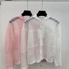 🆕D家🆕 早秋新款 纯色连帽针织长袖开衫 颜色:白色 粉色 尺码:36.38.40 🆕D家🆕 早秋新款 纯色连帽针织长袖开衫 颜色:白色 粉色 尺码:36.38.40