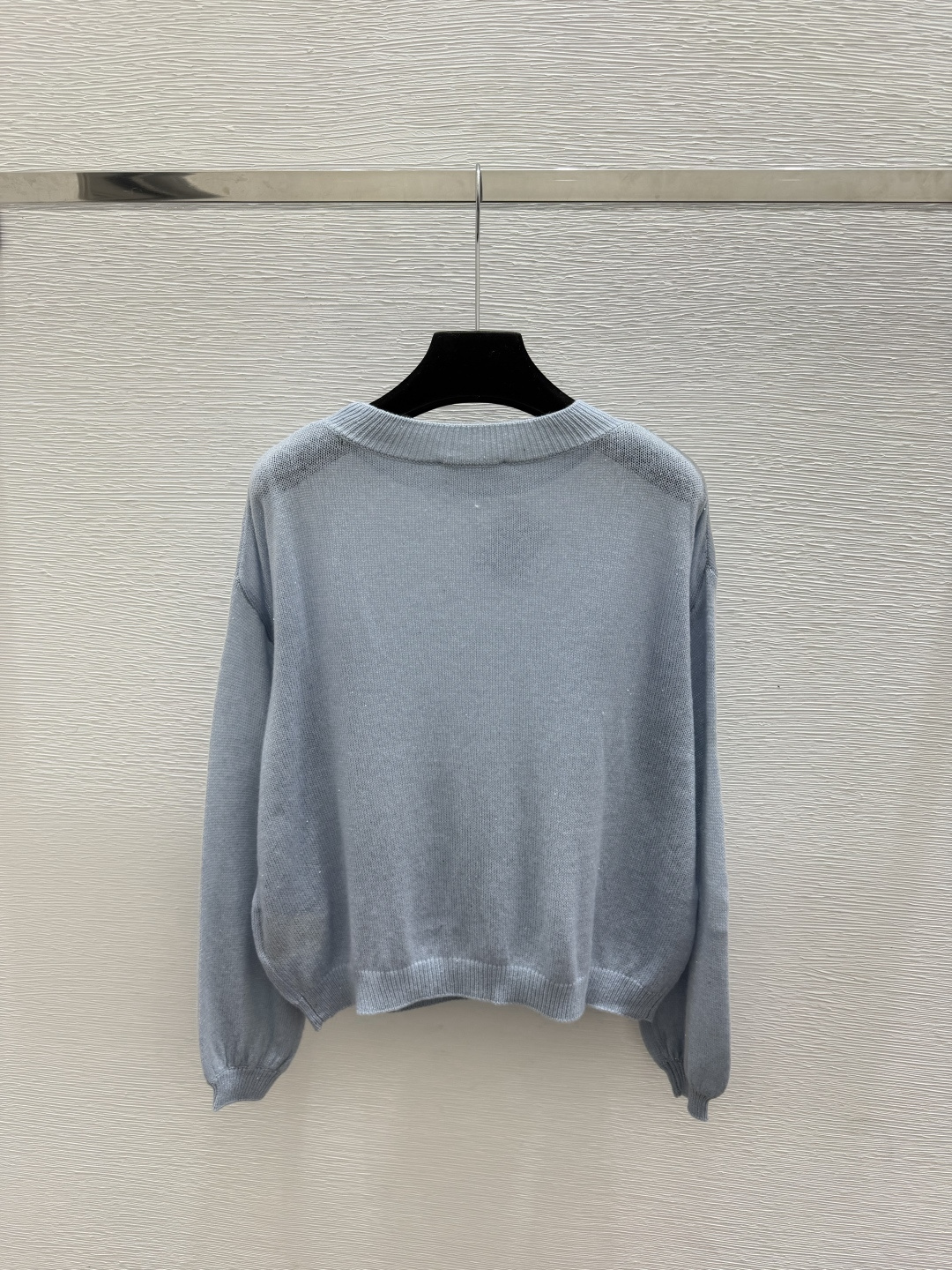 🆕BC家🆕  早秋新款  纯色简约圆领针织长袖 颜色：蓝色 杏色 宝蓝 黑色 尺码：36.38.40      