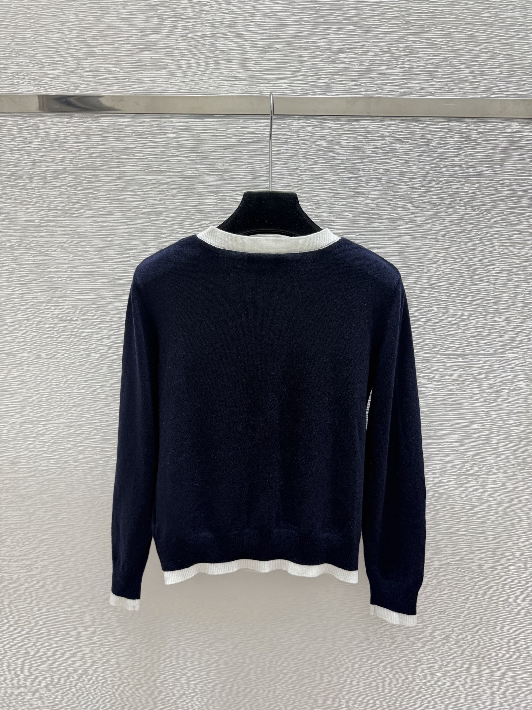 🆕P家🆕  早秋新款  撞色假两件V领针织长袖开衫 颜色：灰色 宝蓝 尺码：36.38.40      